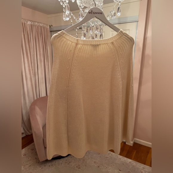 Guess Cream Cable Knit Cape With Gold Zipper Hardware - Picture 2 of 5